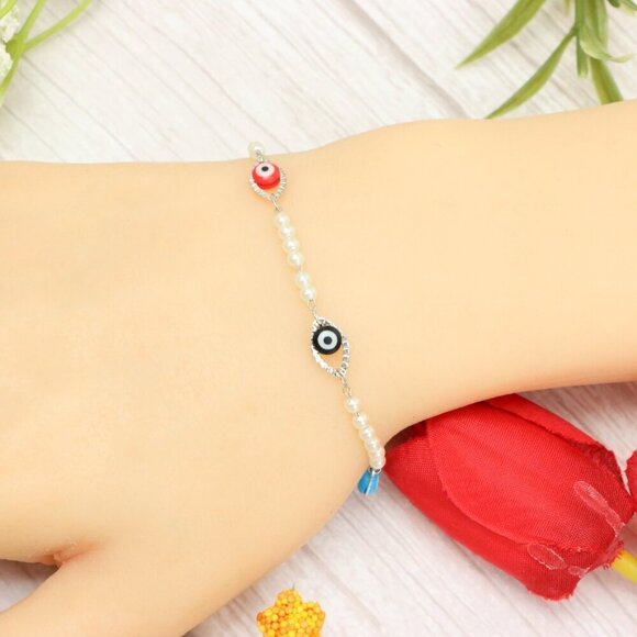 "Trendy Handmade Bracelet – A Thoughtful Gift for Girls & Women | UNVRC1458 - Picture 10 of 10